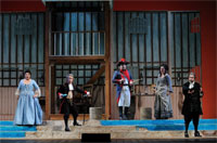 Una scena d'insieme: da sinistra, Gemmabella, Colaianni, Marsiglia, Calcaterra e Iori Recensione Barbiere di Siviglia Teatro del Giglio di Lucca