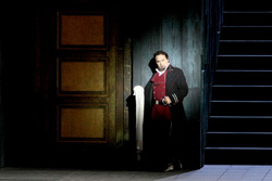 Recensione opera lirica Il Trovatore di Giuseppe Verdi in scena al Teatro Massimo di Palermo - Stagione Lirica 2011 con Amarilli Nizza, Marcello Giordani, Roberto Frontali e Mariana Pentcheva diretti da Renato Palumbo