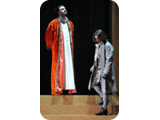 da sinistra Guido Loconsolo (Il cavaliere di Belfiore) - Un Giorno di Regno di Giuseppe Verdi - Teatro Regio di Parma 2010