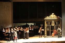 Recensione opera I Puritani di Vincenzo Bellini al Teatro Ponchielli di Cremona - Stagione Lirica 2011
